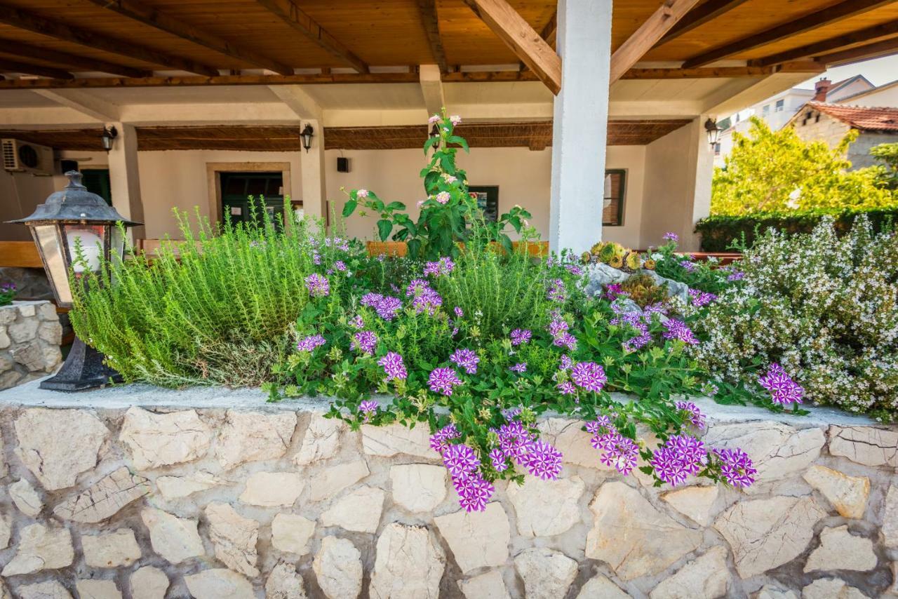 Apartments Galeb Blace Ngoại thất bức ảnh