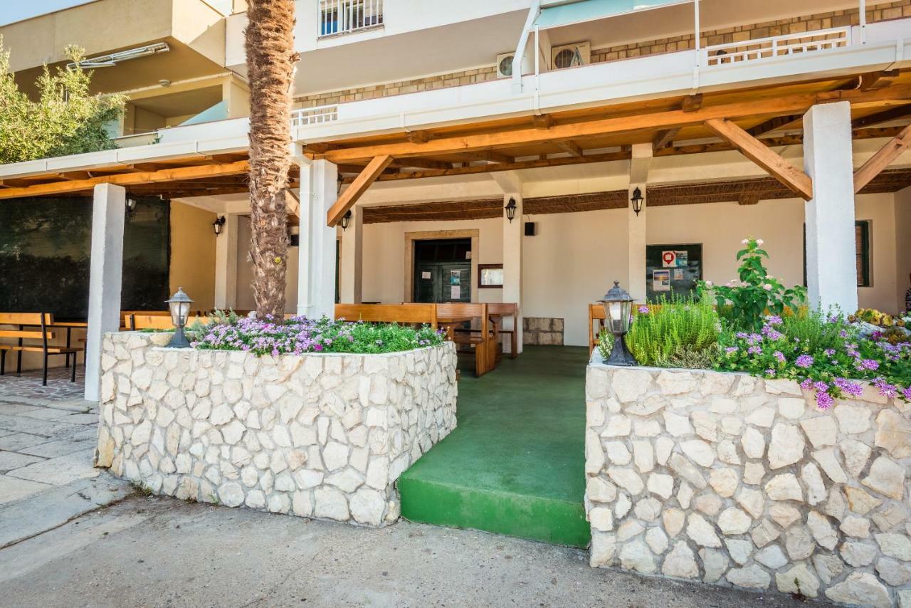 Apartments Galeb Blace Ngoại thất bức ảnh