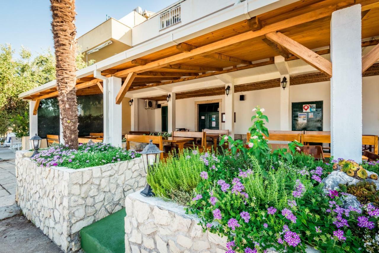 Apartments Galeb Blace Ngoại thất bức ảnh